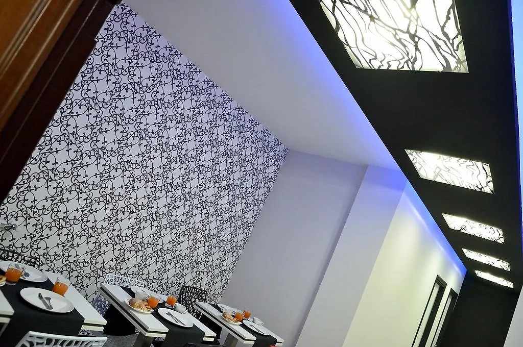 Black & White G&G 로마 B&B