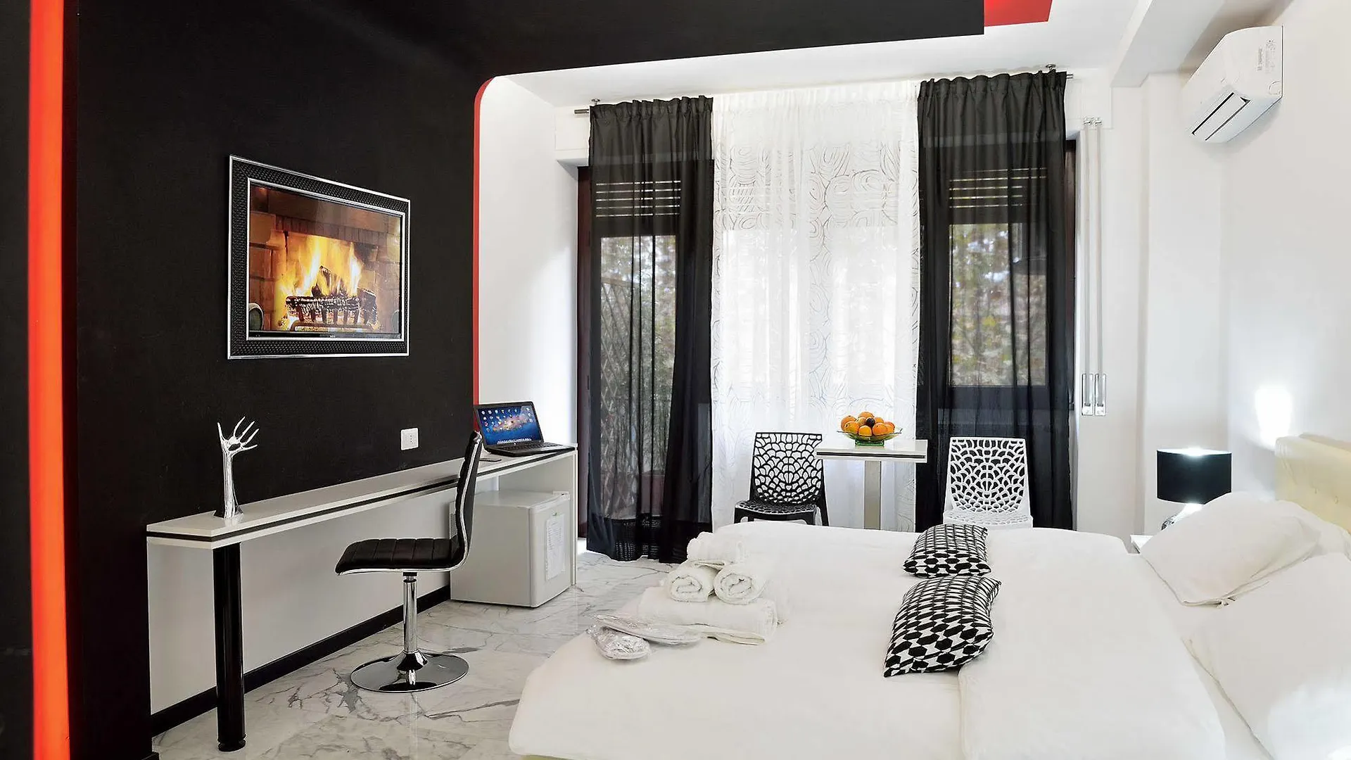 Bed and Breakfast Black & White G&G Ρώμη